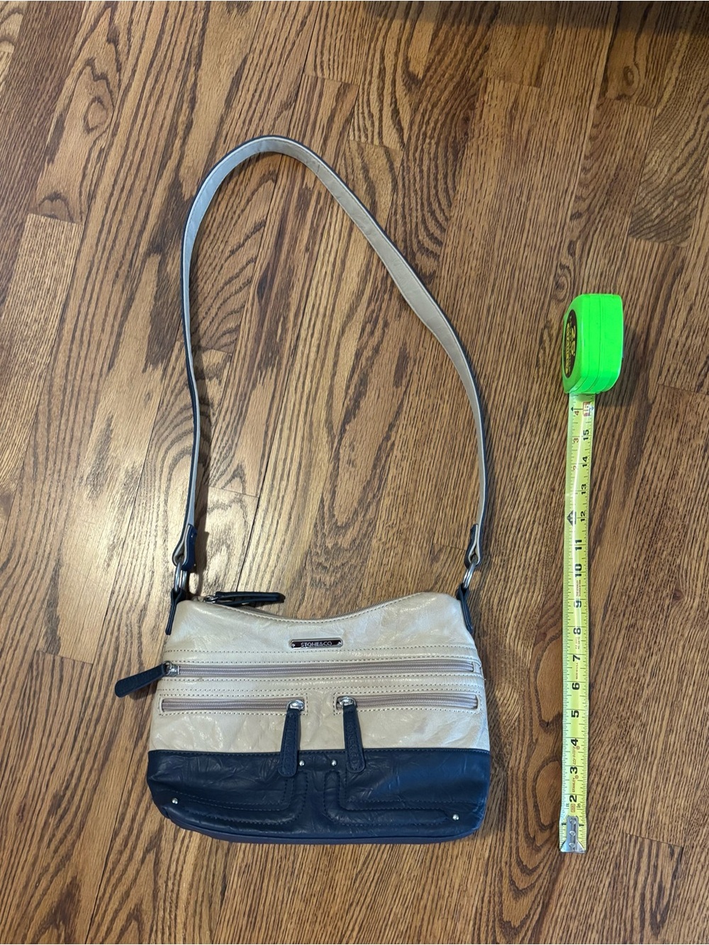 Stone Mountain Accessories Two-Tone Beige and Navy Crossbody Bag